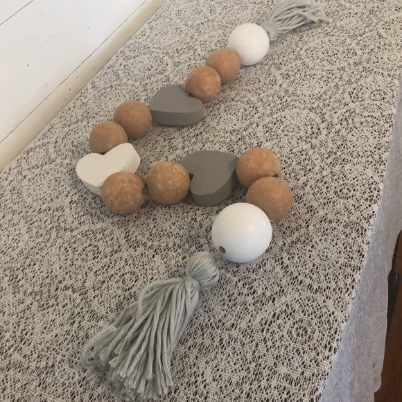 NWOT Chunky Natural Wood Beads and Hearts Garland Boho Decor - Picture 5 of 6